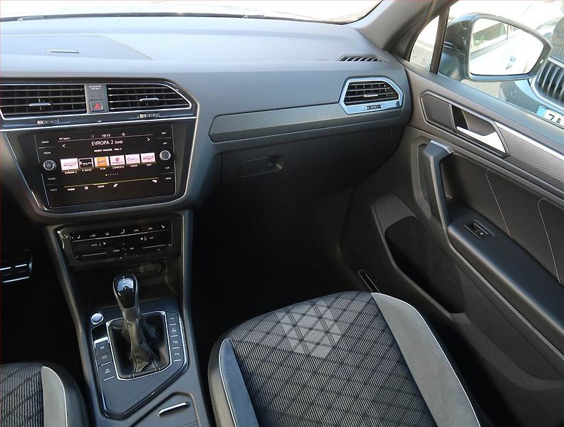 Volkswagen Tiguan (2022) R-Line 1.4 TSI eHybrid - fotka 8 z 27