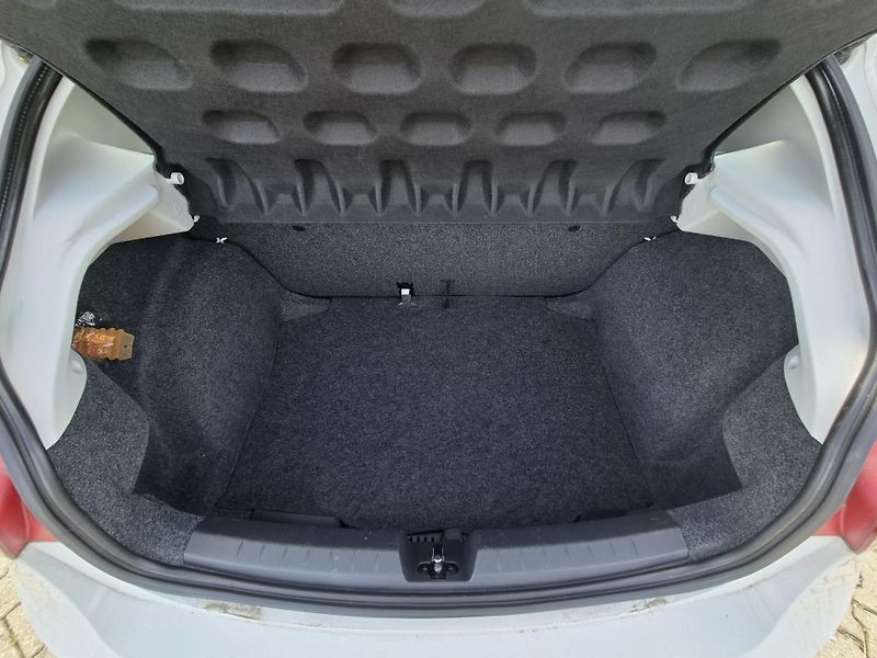 Seat Ibiza 1,4 TDI Ecomotive - fotka 8 z 17
