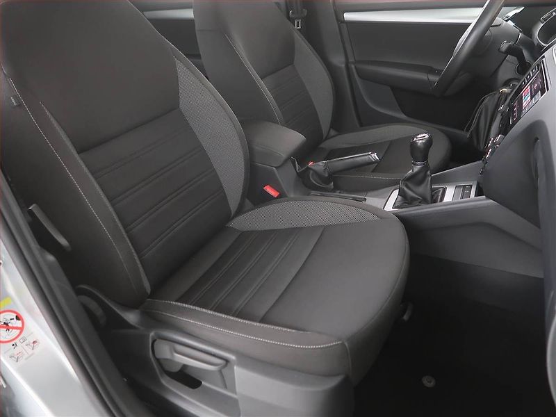 Škoda Octavia (2019) Ambition 1.6 TDI, Serv.kniha - fotka 9 z 19