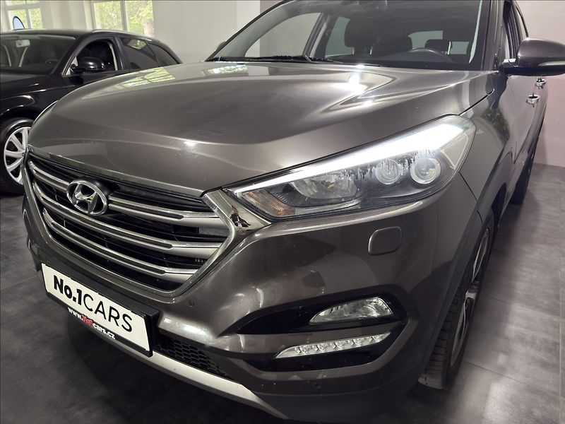 Hyundai Tucson 2,0   CRDI 4X4 STYLE PANO - fotka 36 z 40