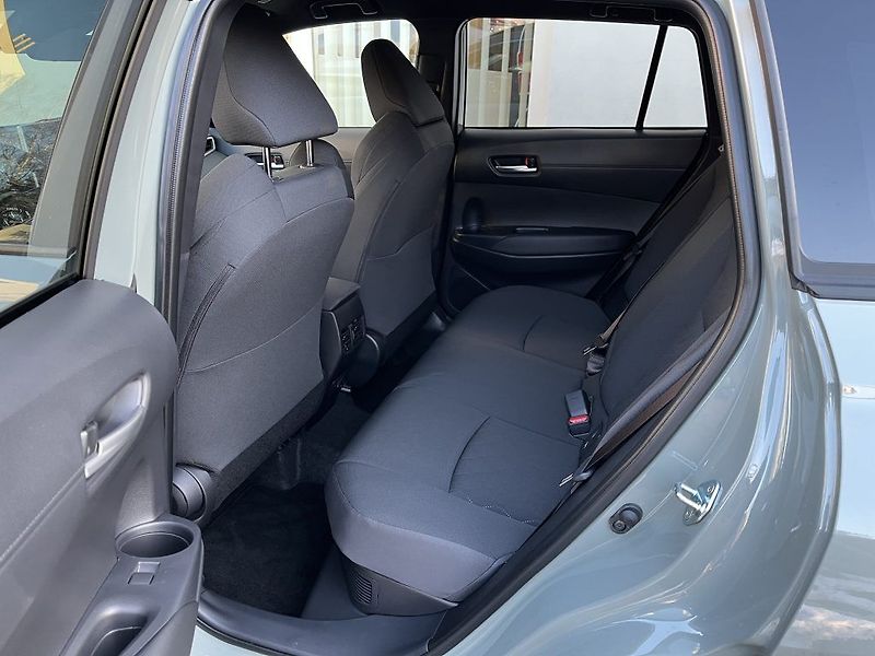 Toyota Corolla Cross 1.8L HEV Style - fotka 7 z 28