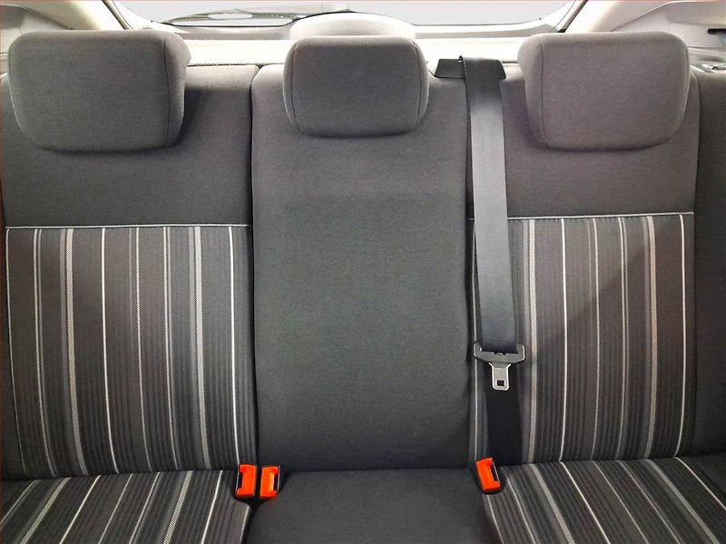 Ford Focus (2009) 1.6 16V, Serv.kniha - fotka 10 z 18