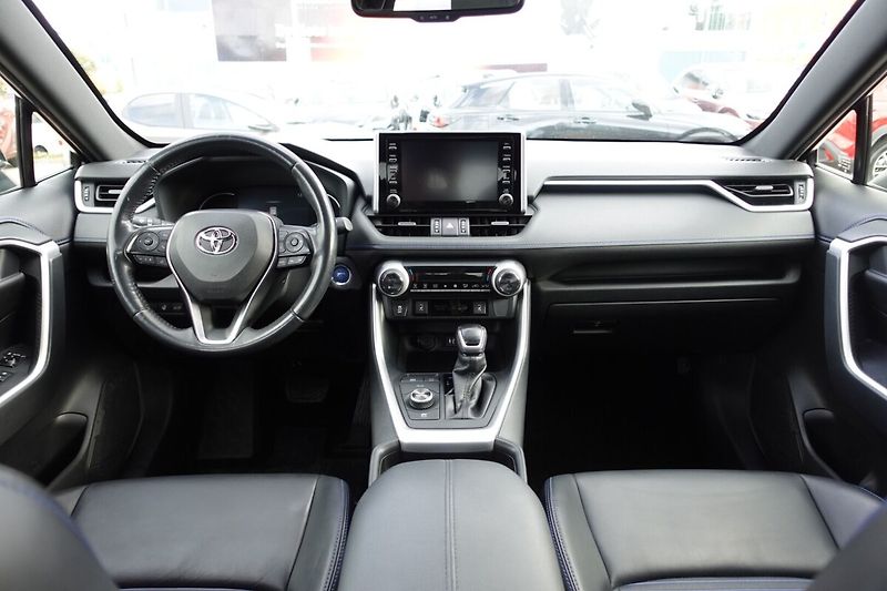 Toyota RAV4 2,5 HEV Selection 4x4 - fotka 17 z 34