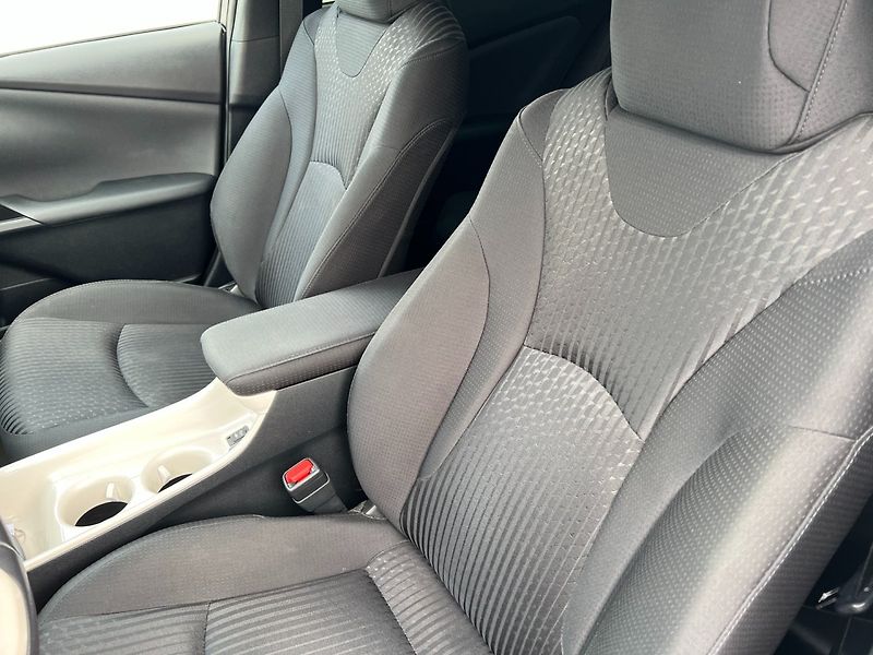 Toyota Prius (2016) 1.8VVT-i HYBRID Kamera! HUD! - fotka 18 z 39