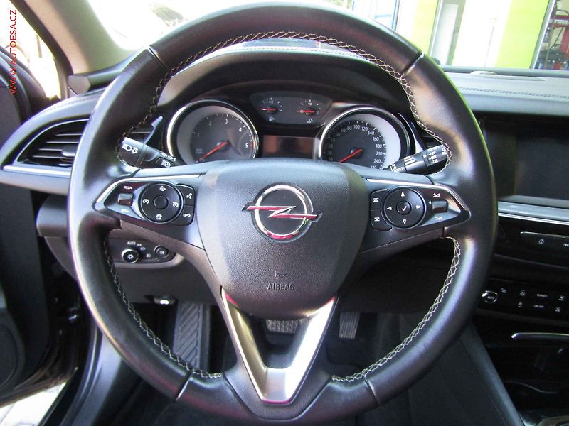 Opel Insignia (2019) 1.6 CDTi, servis.kniha, AT - fotka 19 z 21