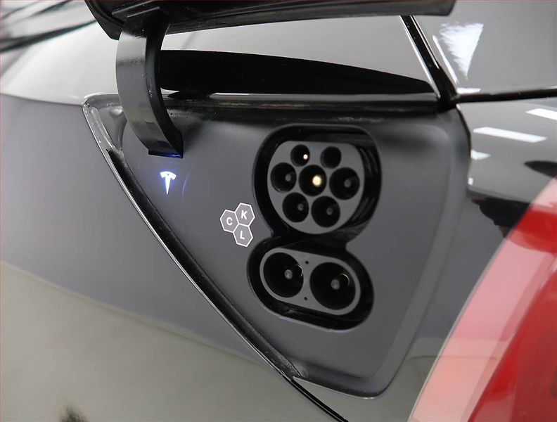 Tesla Model Y (2023) RWD LFP 60kWh, SoH 98% - fotka 32 z 33