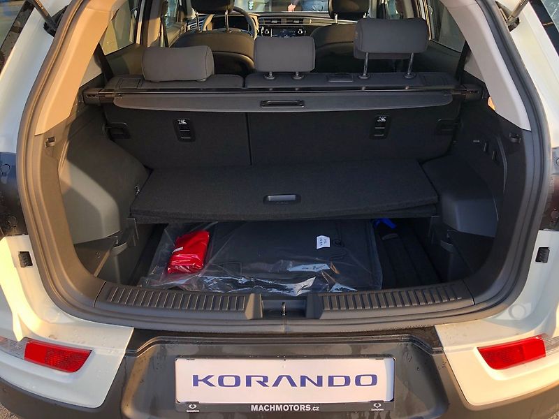 KGM Korando (2026) Smart 1.5 AWD A6 - fotka 12 z 21