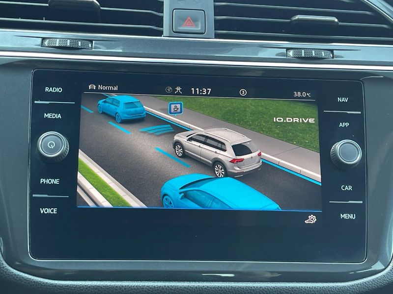 Volkswagen Tiguan Allspace (2023) 2.0 TDI 110 kW 4MOTION DSG Ele - fotka 13 z 34