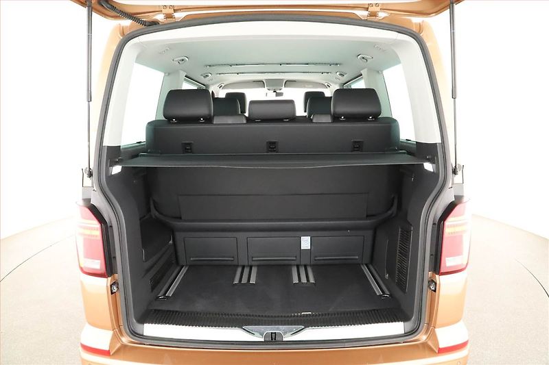 Volkswagen Multivan (2021) Highline 2.0 TDI 4Motion, ČR - fotka 19 z 20