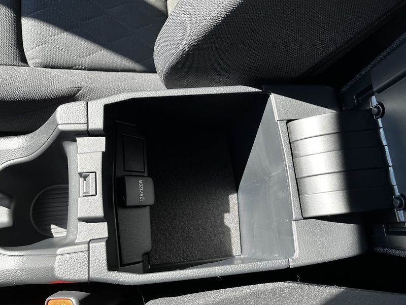 Toyota Corolla Cross 1.8 Hybrid Style ODĚBR IHNED - fotka 25 z 32