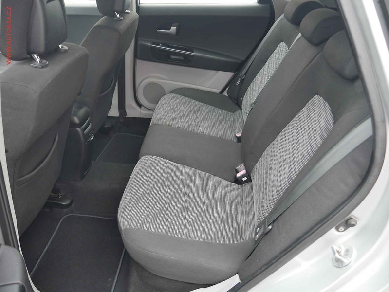 Kia Ceed (2008) 1.6CVVT, ČR, AC, TZ - fotka 10 z 21