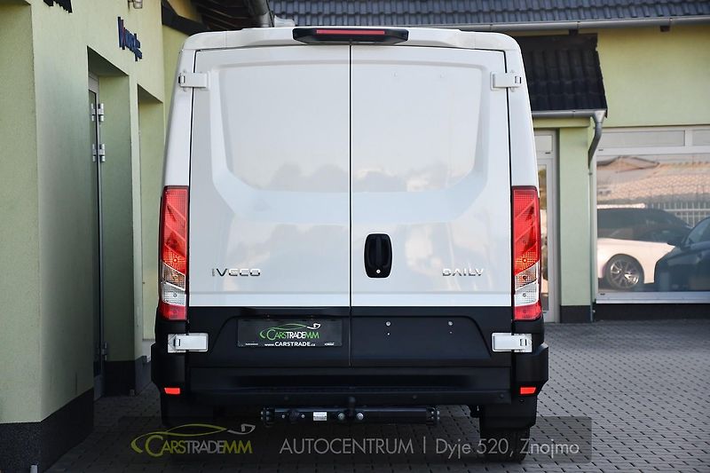 Iveco Daily 2,3HPi AUTOMAT KAMERA 5tKM!! - fotka 4 z 44