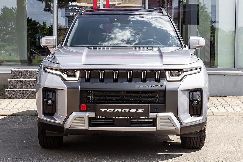 SsangYong Torres (2025) 1,5 GDI 4WD AT PREMIUM 5el.dve - fotka 2 z 22