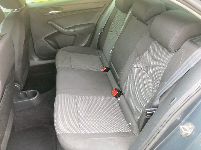 Seat Toledo 1,4 TDi (66kW)*TAŽNÉ ZAŘÍZENÍ* - fotka 15 z 16