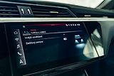 Audi e-tron 55 300kW Pano ACC 360 Tažné - náhled 31