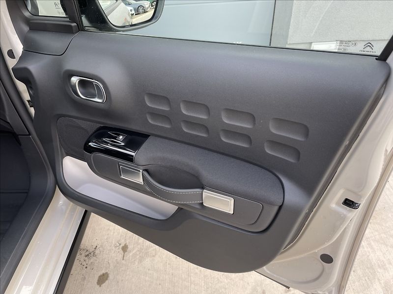 Citroën C3 1,2 i 61KW ČR.1.MAJITEL - fotka 22 z 26