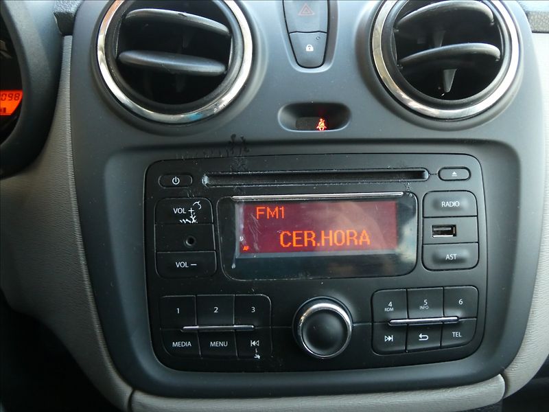 Dacia Dokker 1,6 i 75kW po servise,2 x pneu - fotka 28 z 39