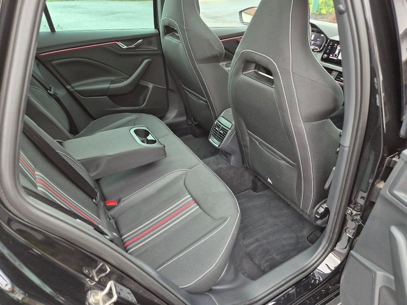 Škoda Kamiq (2025) Monte Carlo 1.5 TSI 110 kW 6°m - fotka 17 z 29