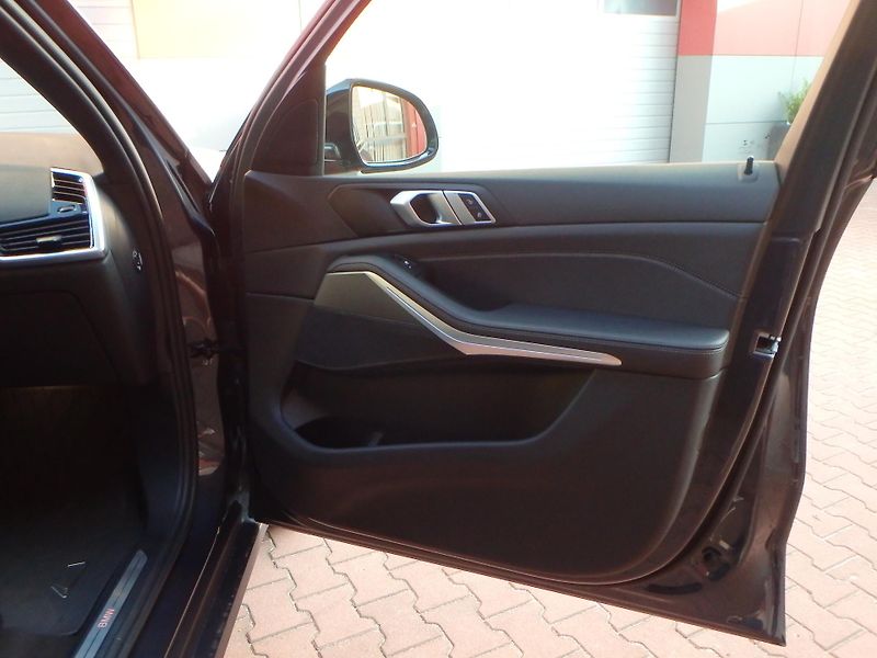 BMW X5 (2022) 45e, xDrive, Laser , TZ - fotka 10 z 20