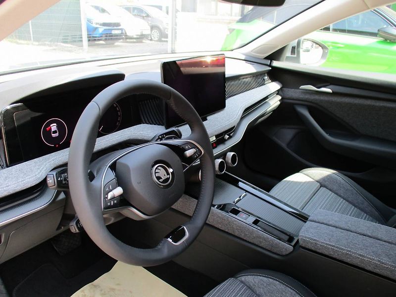 Škoda Superb Liftback Selection 2,0TDI 110k - fotka 12 z 13