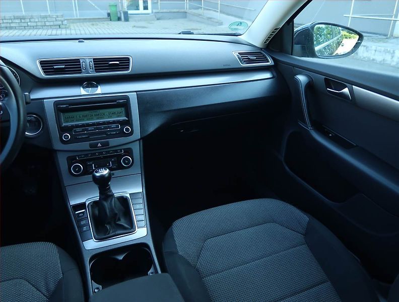 Volkswagen Passat (2011) 1.4 TSI, Serv.kniha - fotka 8 z 16