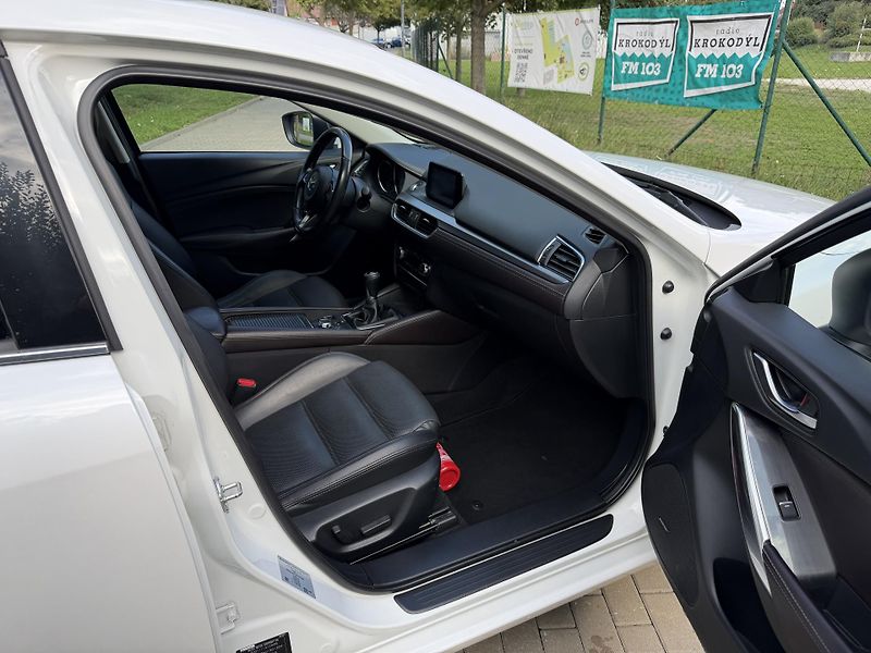 Mazda 6 2.0  Exclusive-Line FACELIFT - fotka 24 z 32