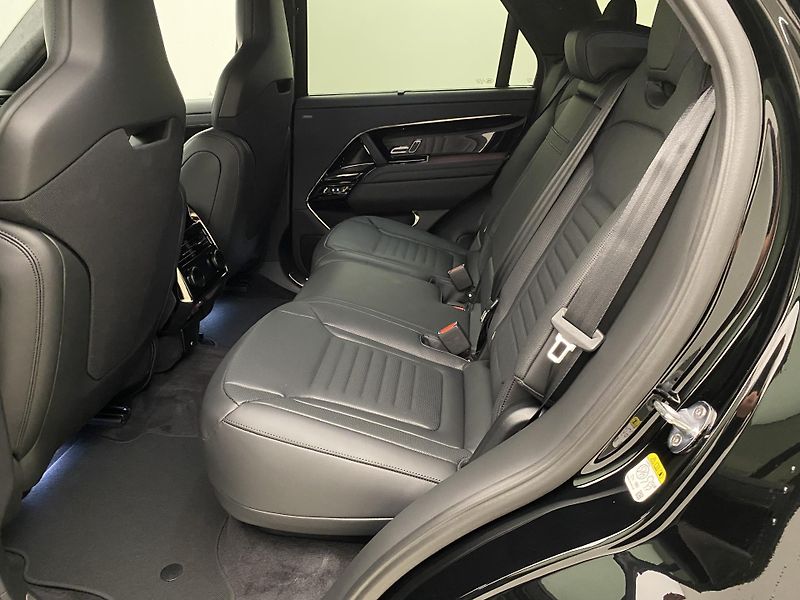 Land Rover Range Rover Sport (2026) P635 SV BLACK AWD AUT - fotka 6 z 94