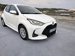 Toyota Yaris 1.5 hybrid - fotografie inzerátu