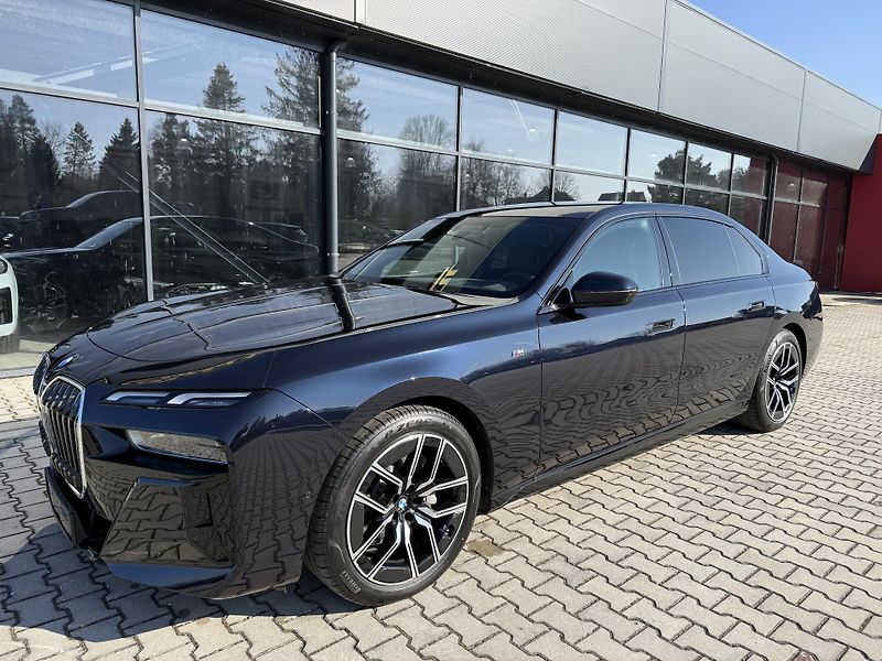 BMW Řada 7 (2024) 40XD 220kW M-PAKET INDIVIDUAL! - fotka 3 z 55