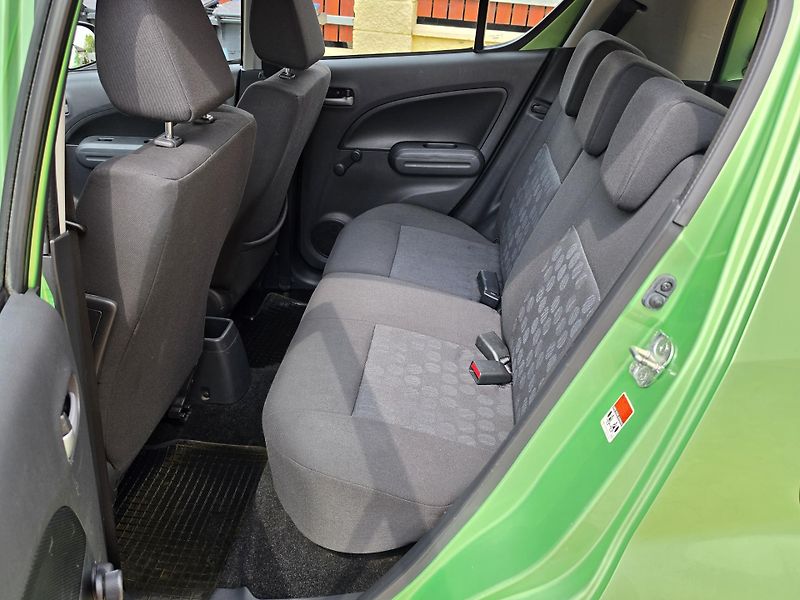Suzuki Splash 1.2i 63kW KLIMA*REZERVACE* - fotka 26 z 46