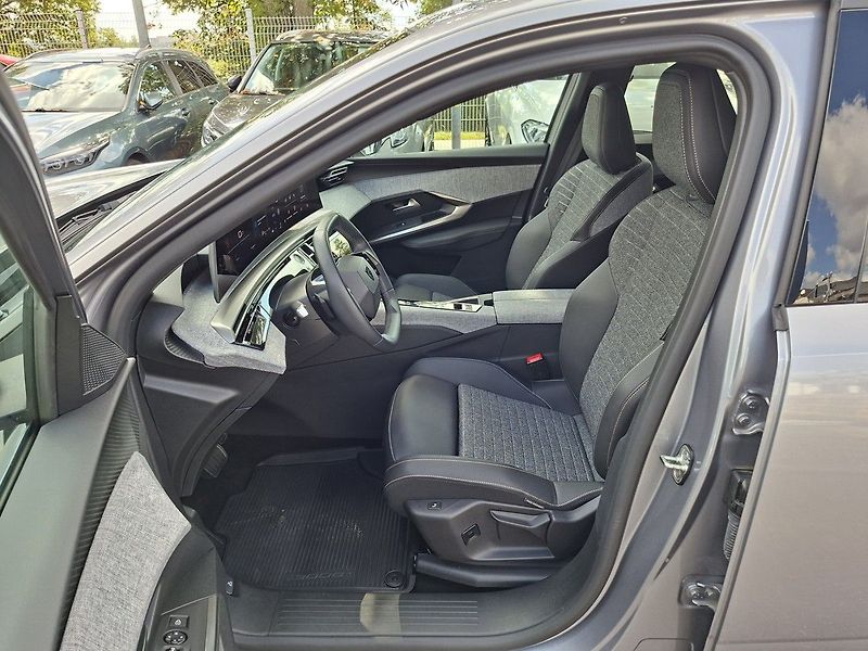 Peugeot 3008 ALLURE HYBRID 145k e-DCS6 - fotka 12 z 29