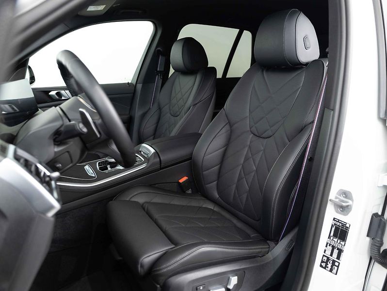 BMW X5 xDrive30d - fotka 19 z 24