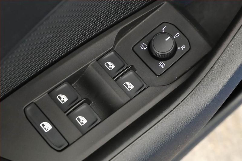 Škoda Octavia (2023) Style 2.0 TDI, ČR,1.maj - fotka 19 z 20