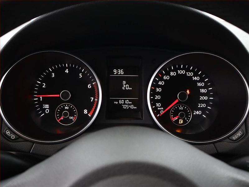 Volkswagen Golf (2012) 1.2 TSI, Tempomat - fotka 9 z 14