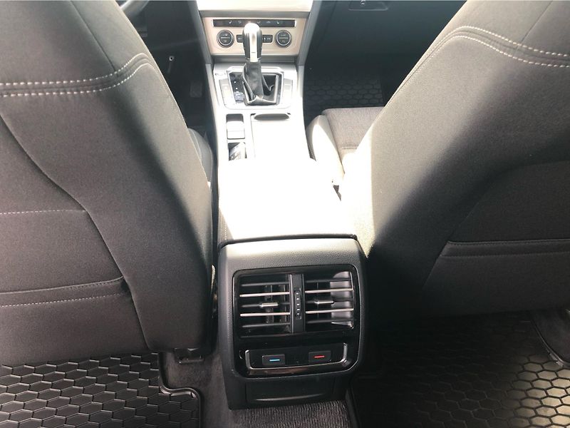 Volkswagen Passat 2.0 TDI DSG - fotka 22 z 29