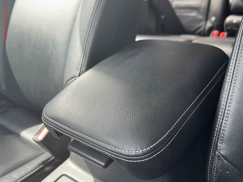 Honda CR-V (2014) 2.0 i-VTEC 4x4, Bixen, navi - fotka 18 z 21