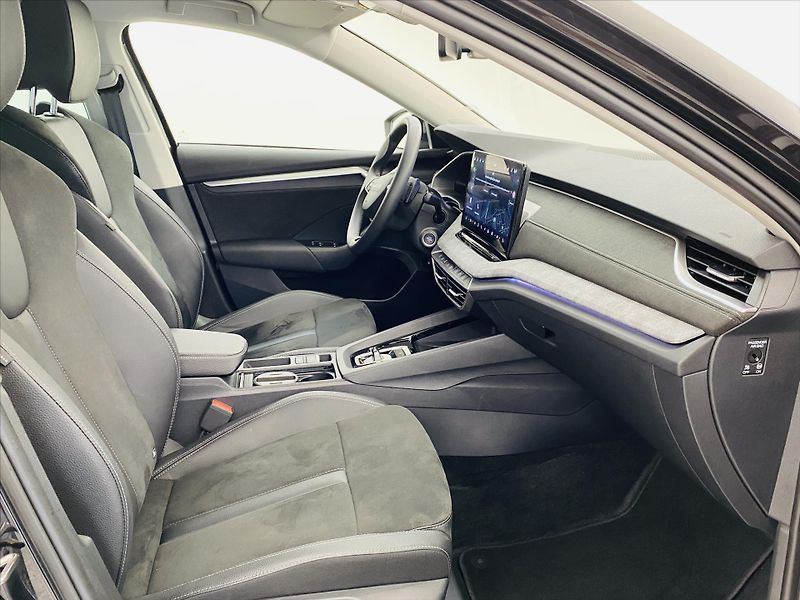 Škoda Octavia 1,5 TSI m-HEV 85kW DSG Top Sel - fotka 8 z 29