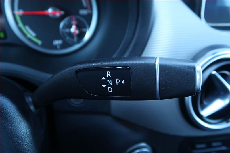 Mercedes-Benz Třídy B (2018) B 250 e, Automat, Navi - fotka 13 z 26