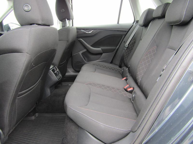 Škoda Kamiq Ambition Extra 1.5 TSI /110kW - fotka 24 z 30