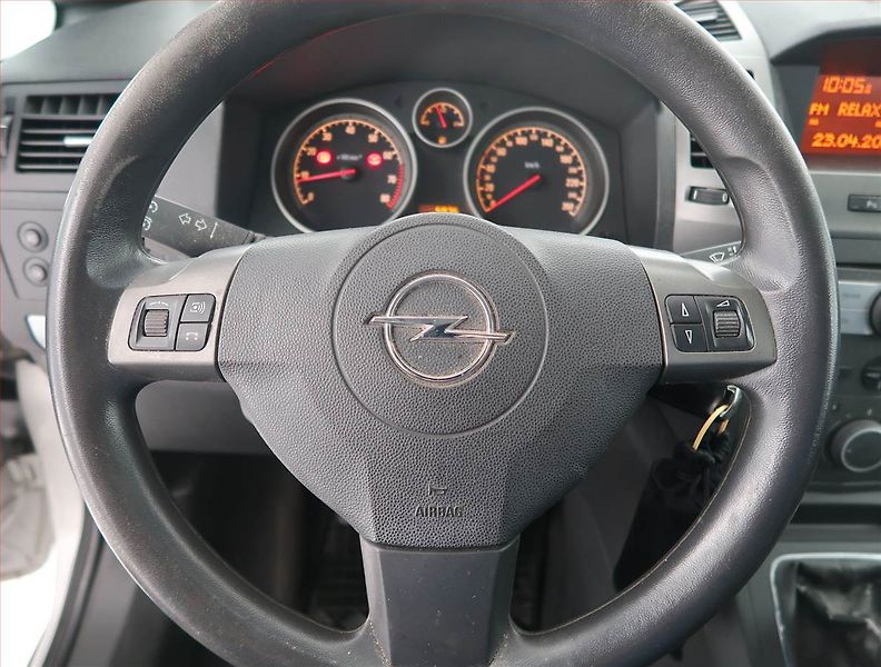 Opel Zafira (2005) 1.6, 7 míst, Tažné, dobrý stav - fotka 16 z 16