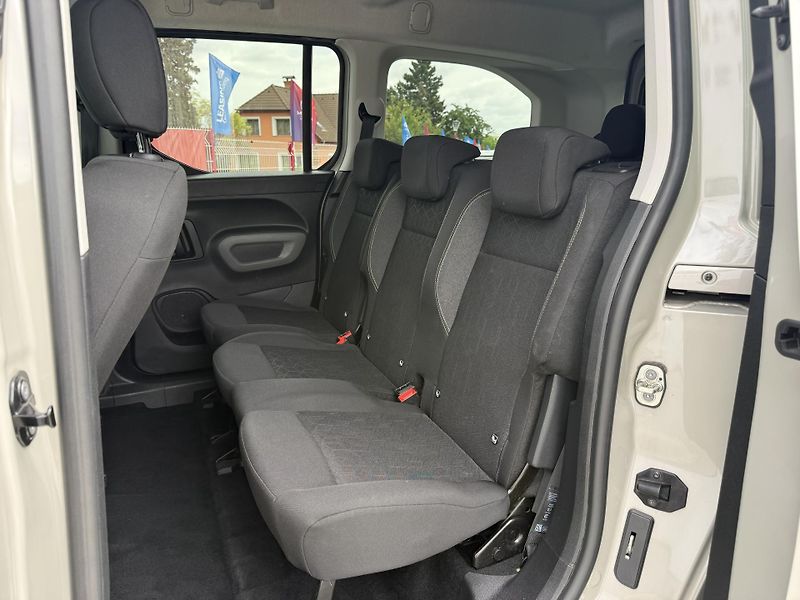 Peugeot Rifter (2020) 1.2 PureTech 7 míst ser.knížka - fotka 14 z 23