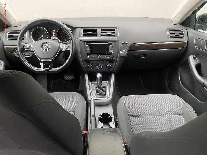 Volkswagen Jetta (2014) 2.0 TDi, DSG, bixen, TZ - fotka 8 z 20