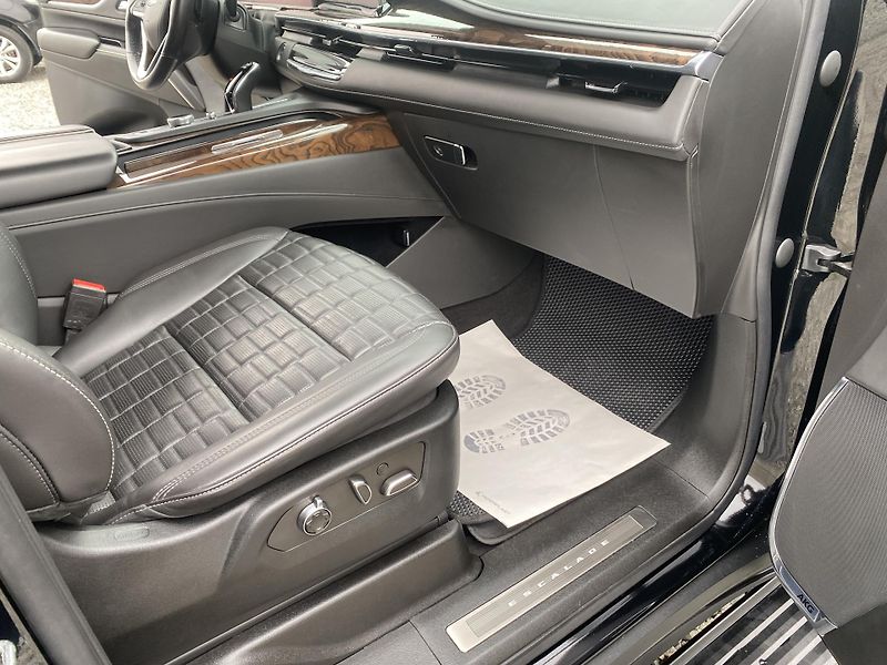 Cadillac Escalade 6.2i V8 430PS FULL 46TKM LPG!! - fotka 129 z 168