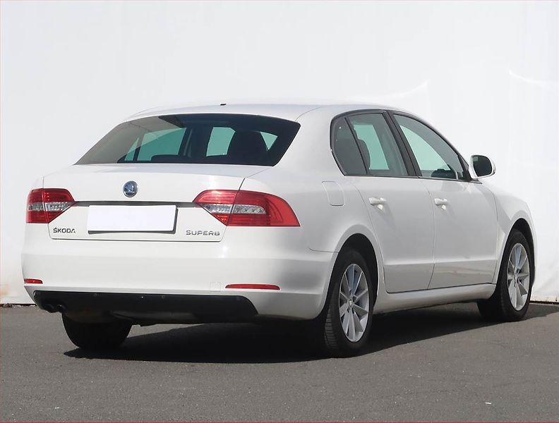 Škoda Superb (2014) 1.4 TSI, ČR,1.maj, Xenony - fotka 5 z 15