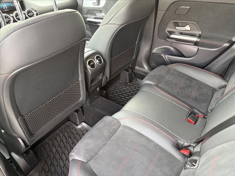 Mercedes-Benz GLA 200*AMG paket - fotka 21 z 30