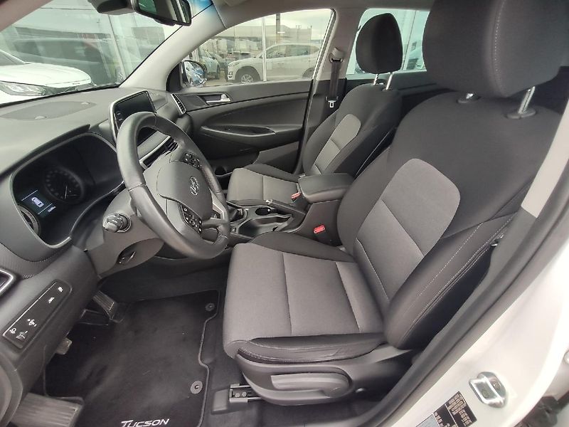 Hyundai Tucson (2019) 1.6 GDI 177k MAN6 TZ, zimáky - fotka 25 z 35