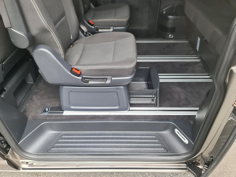Volkswagen Transporter (2016) MULTIVAN 2.0TDi 110-KW OLOMOUC - fotka 41 z 103