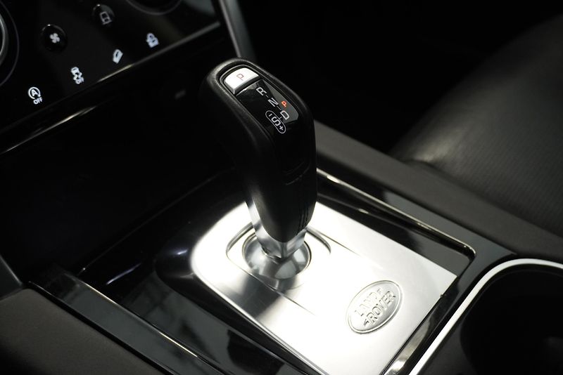 Land Rover Discovery Sport 2.0 D 134 kW 4x4 AUTOMAT  - fotka 14 z 31