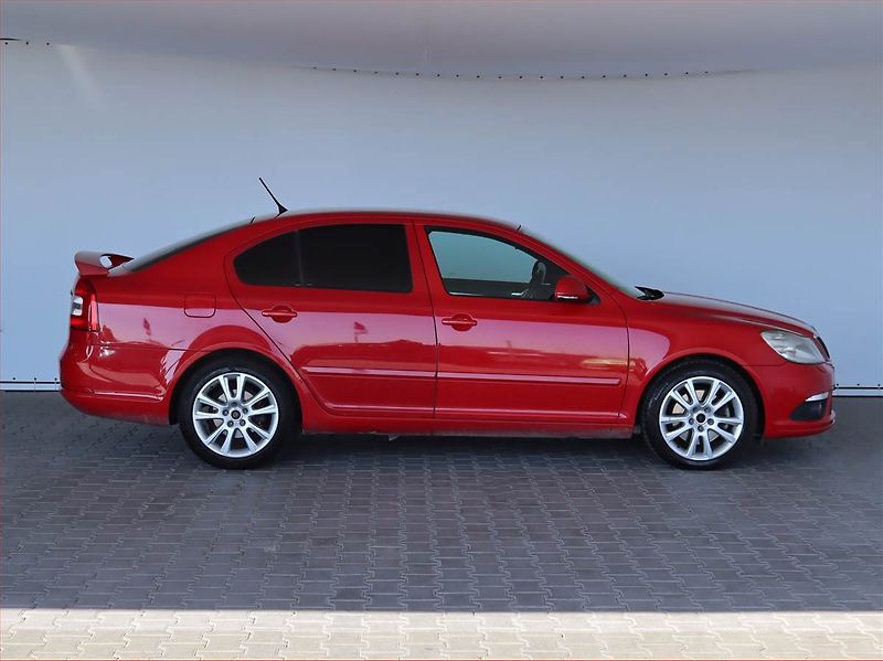Škoda Octavia (2011) RS 2.0 TDI, Automat - fotka 6 z 20
