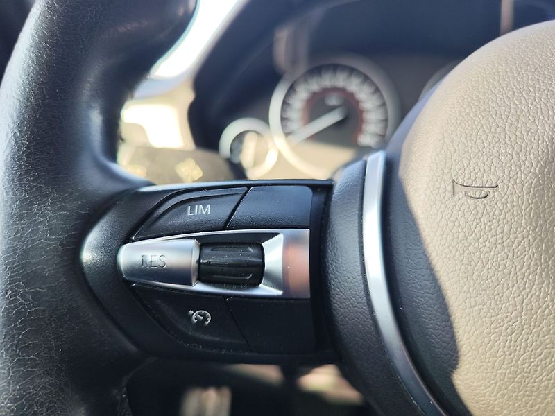 BMW Řada 3 320d/140kW xDrive M-paket ČR - fotka 23 z 32